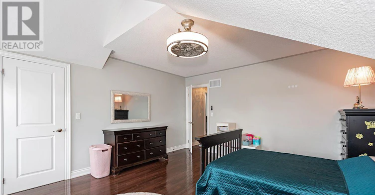 4 George Mckenzie Court, Toronto, ON, M9M 0E1 - 34