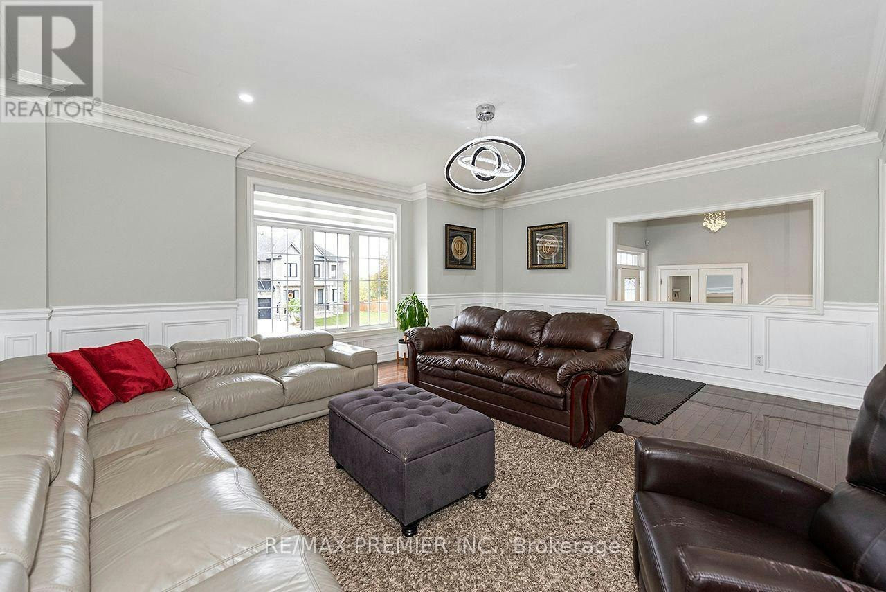 4 George Mckenzie Court, Toronto, ON, M9M 0E1 - 14