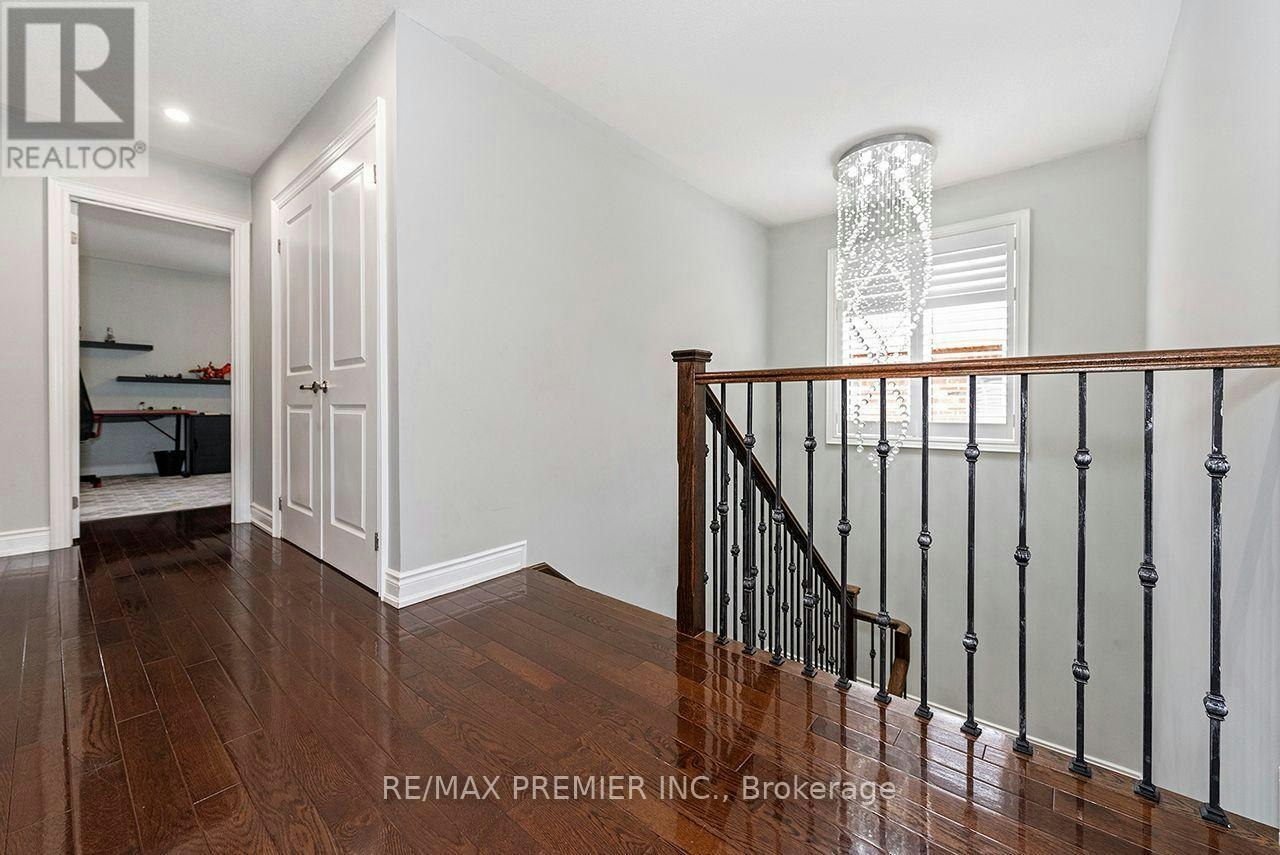 4 George Mckenzie Court, Toronto, ON, M9M 0E1 - 28