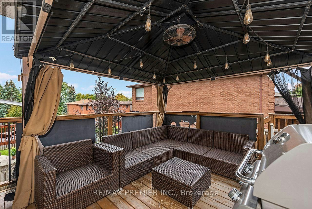4 George Mckenzie Court, Toronto, ON, M9M 0E1 - 47