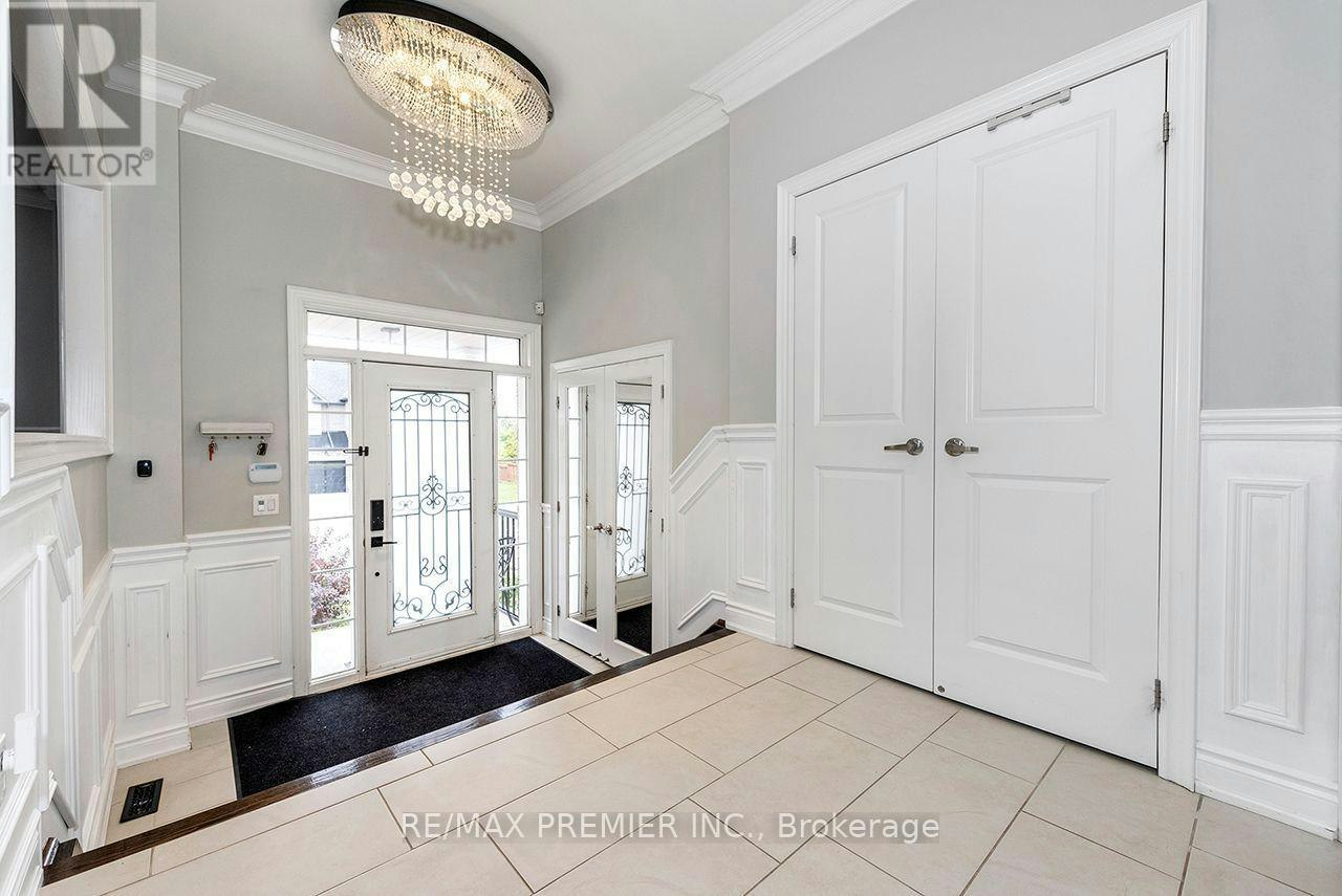 4 George Mckenzie Court, Toronto, ON, M9M 0E1 - 9