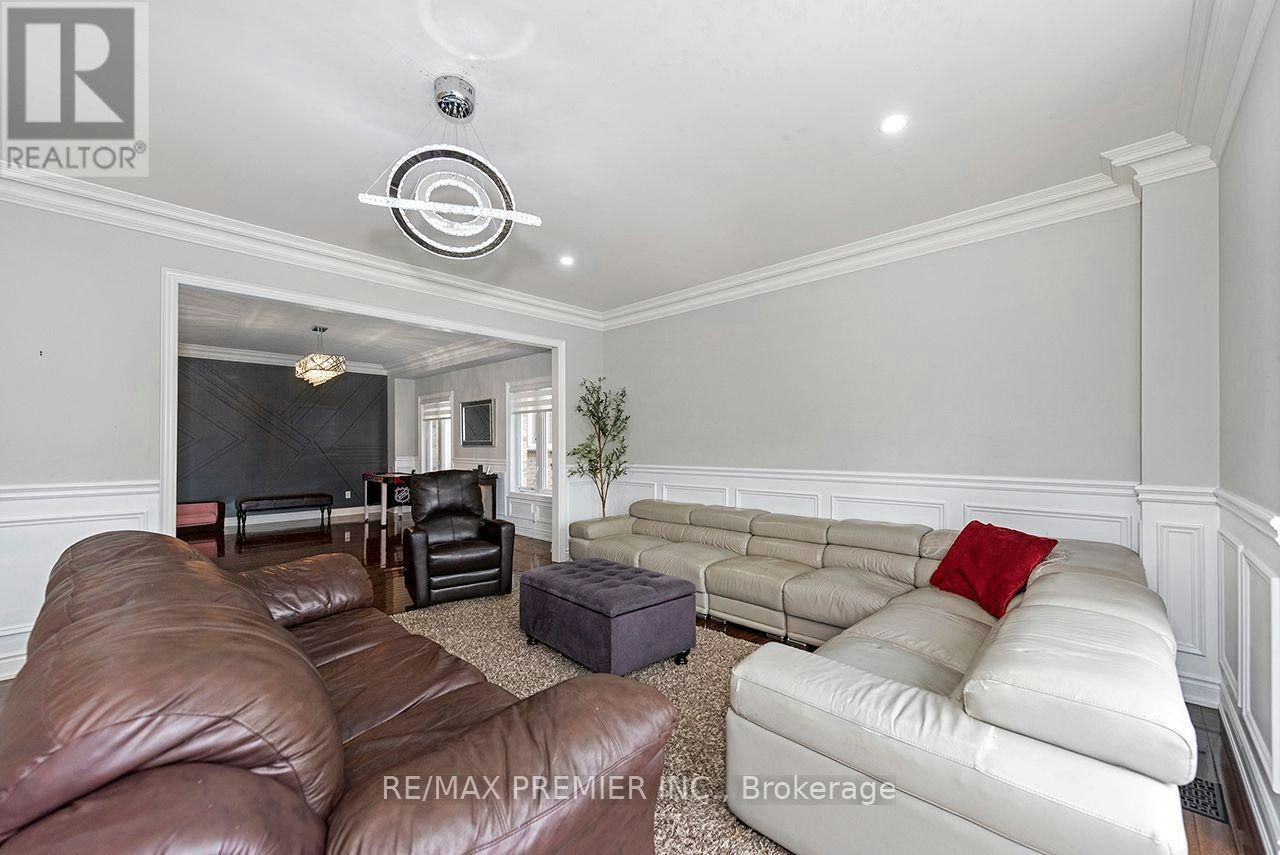 4 George Mckenzie Court, Toronto, ON, M9M 0E1 - 12