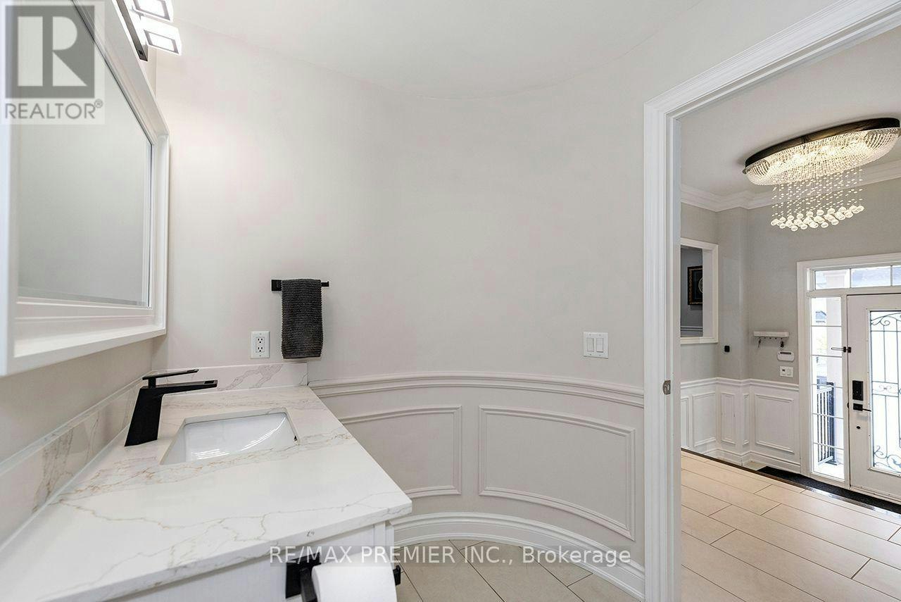 4 George Mckenzie Court, Toronto, ON, M9M 0E1 - 8