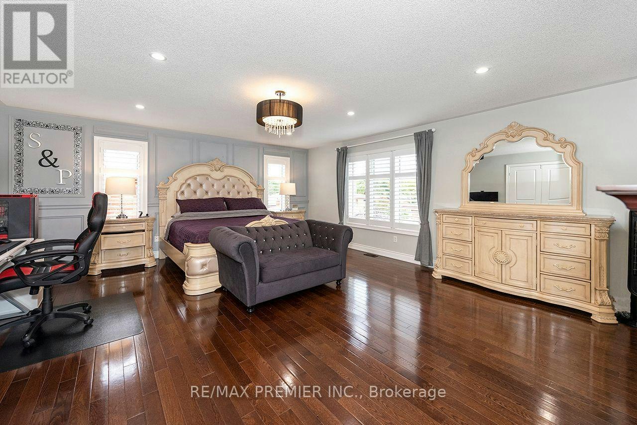 4 George Mckenzie Court, Toronto, ON, M9M 0E1 - 29