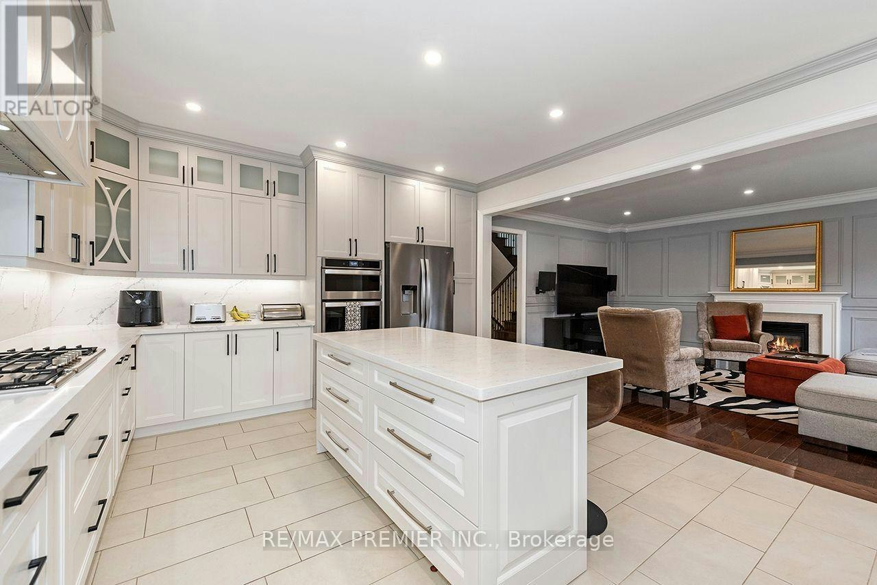 4 George Mckenzie Court, Toronto, ON, M9M 0E1 - 24