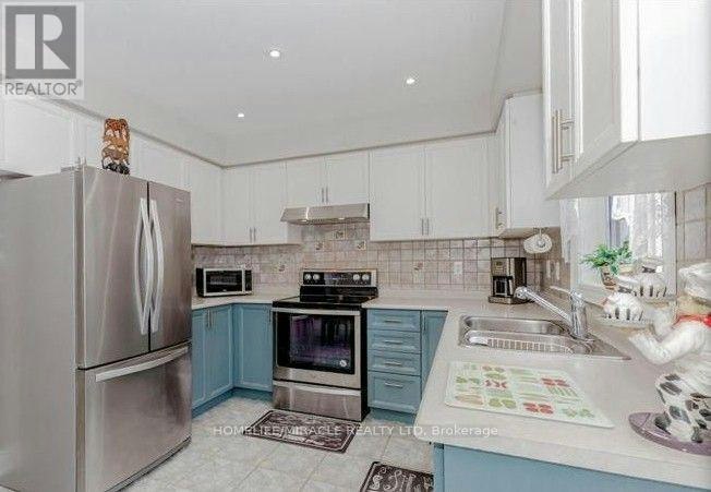58 Summerdale Crescent, Brampton, ON, L6X 4V9 - 4