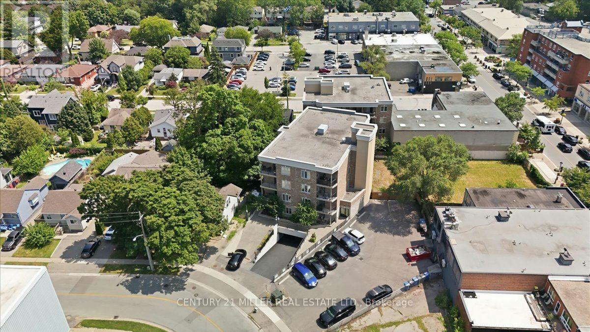 102-70 Stewart Street, Oakville, ON, L6K 1X5