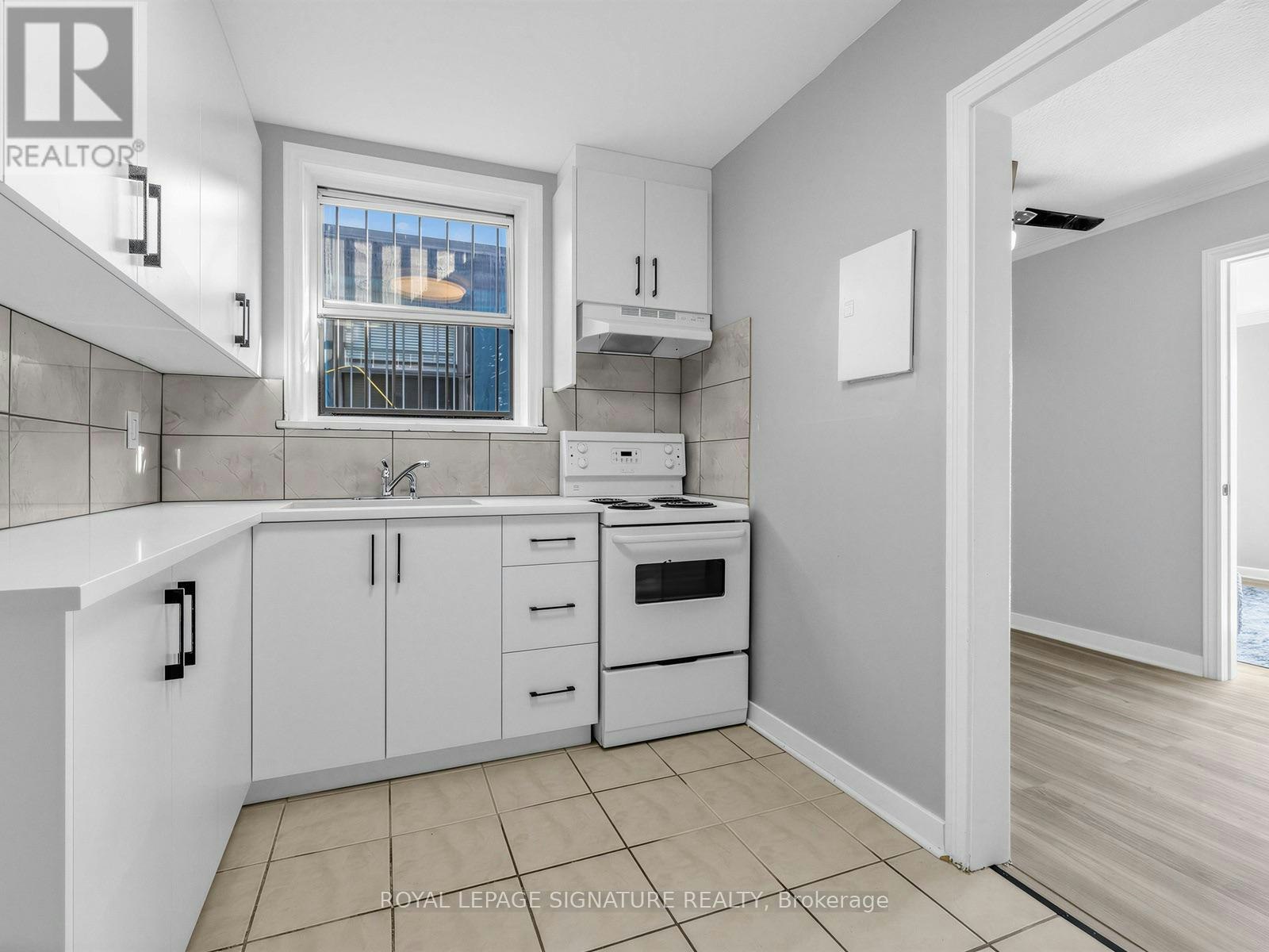 2260 Eglinton Avenue W, Toronto, ON, M6E 2L3 - 6