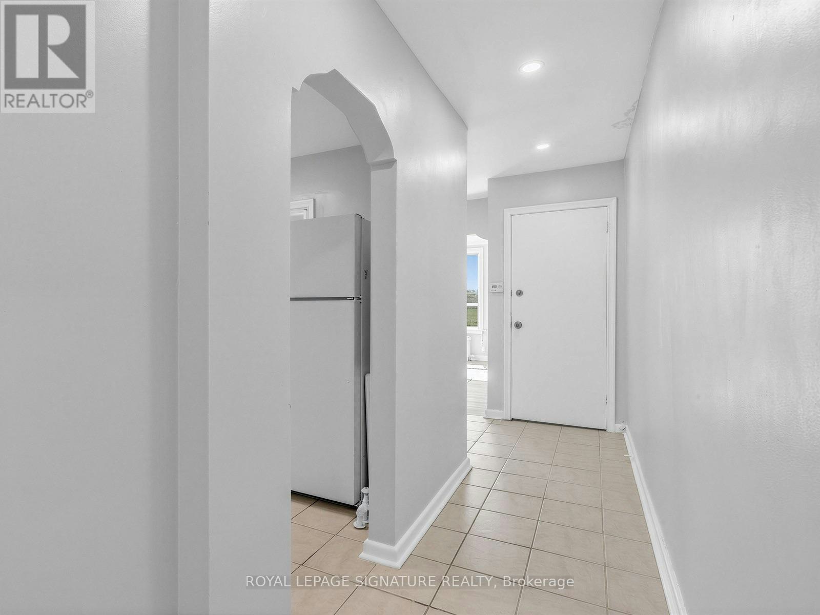 2260 Eglinton Avenue W, Toronto, ON, M6E 2L3 - 11