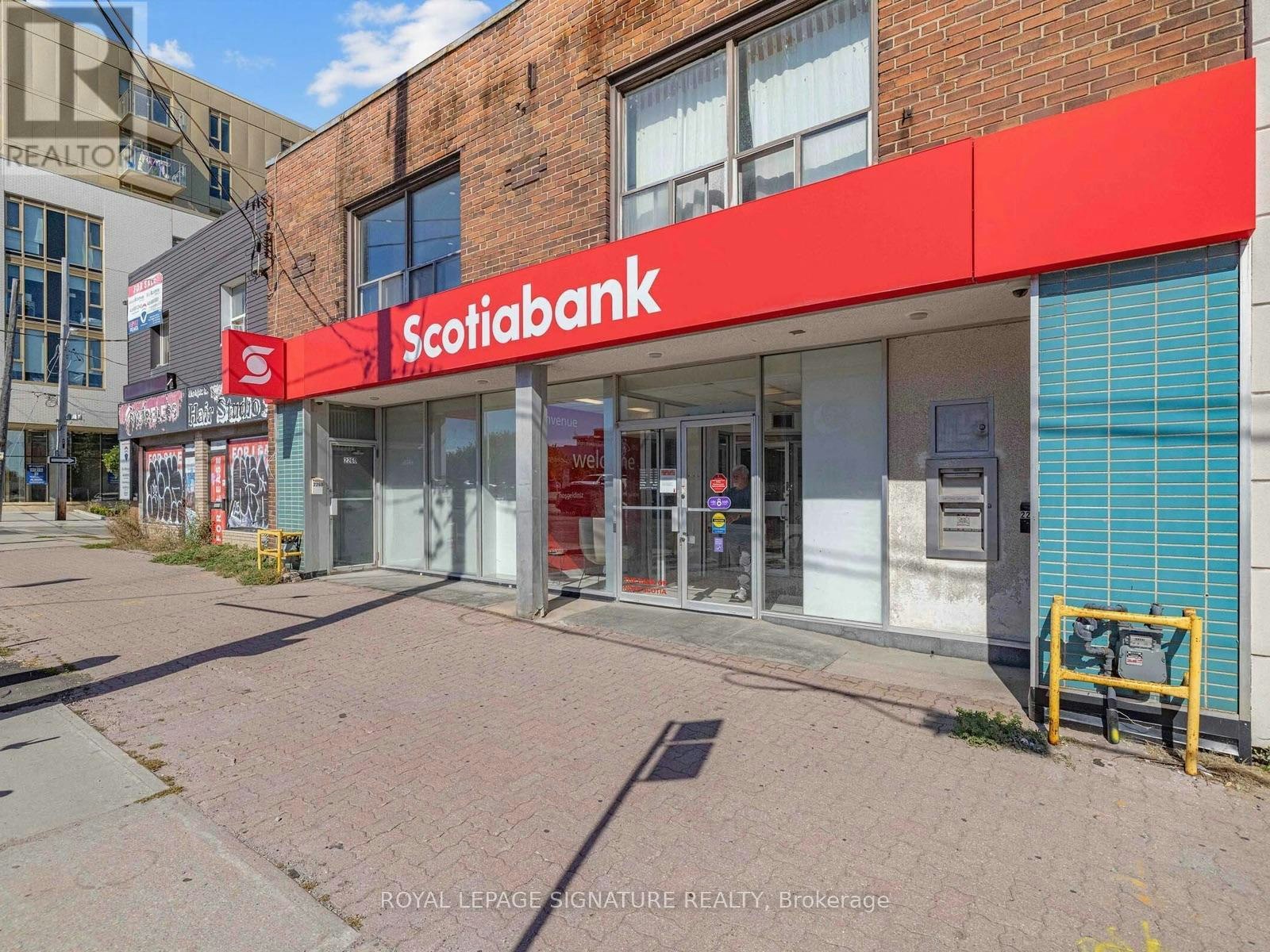 2260 Eglinton Avenue W, Toronto, ON, M6E 2L3