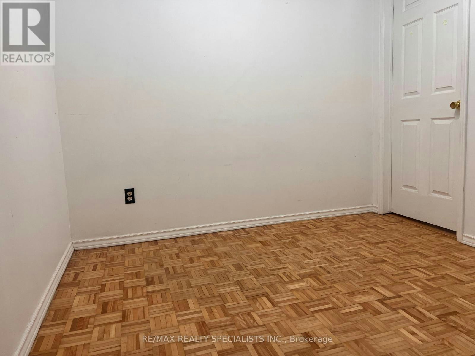 BASEMENT-3156 Mccarron Crescent, Mississauga, ON, L5N 3H5 - 3
