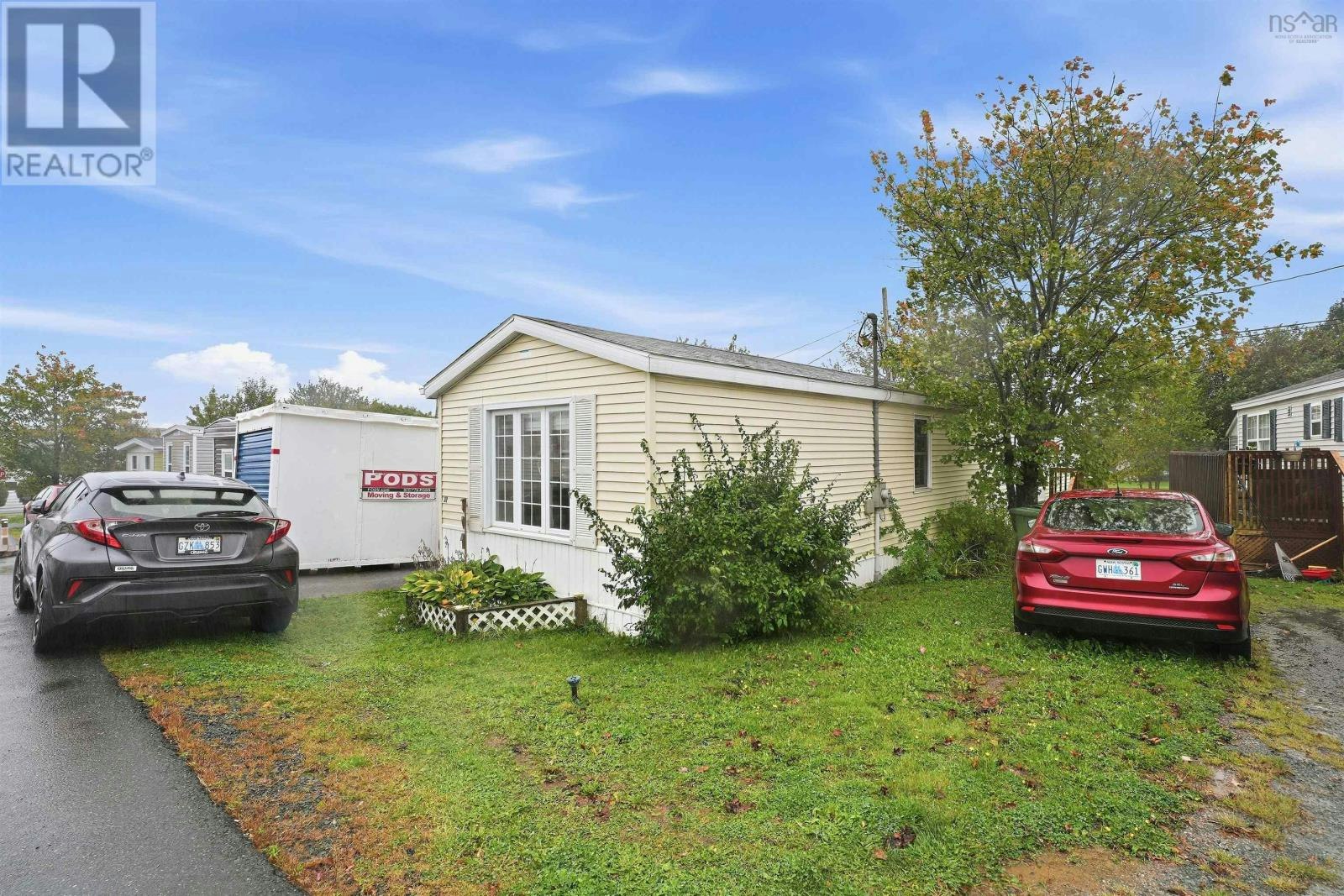 32 Earleton Avenue, Dartmouth, NS, B2Y 2A7