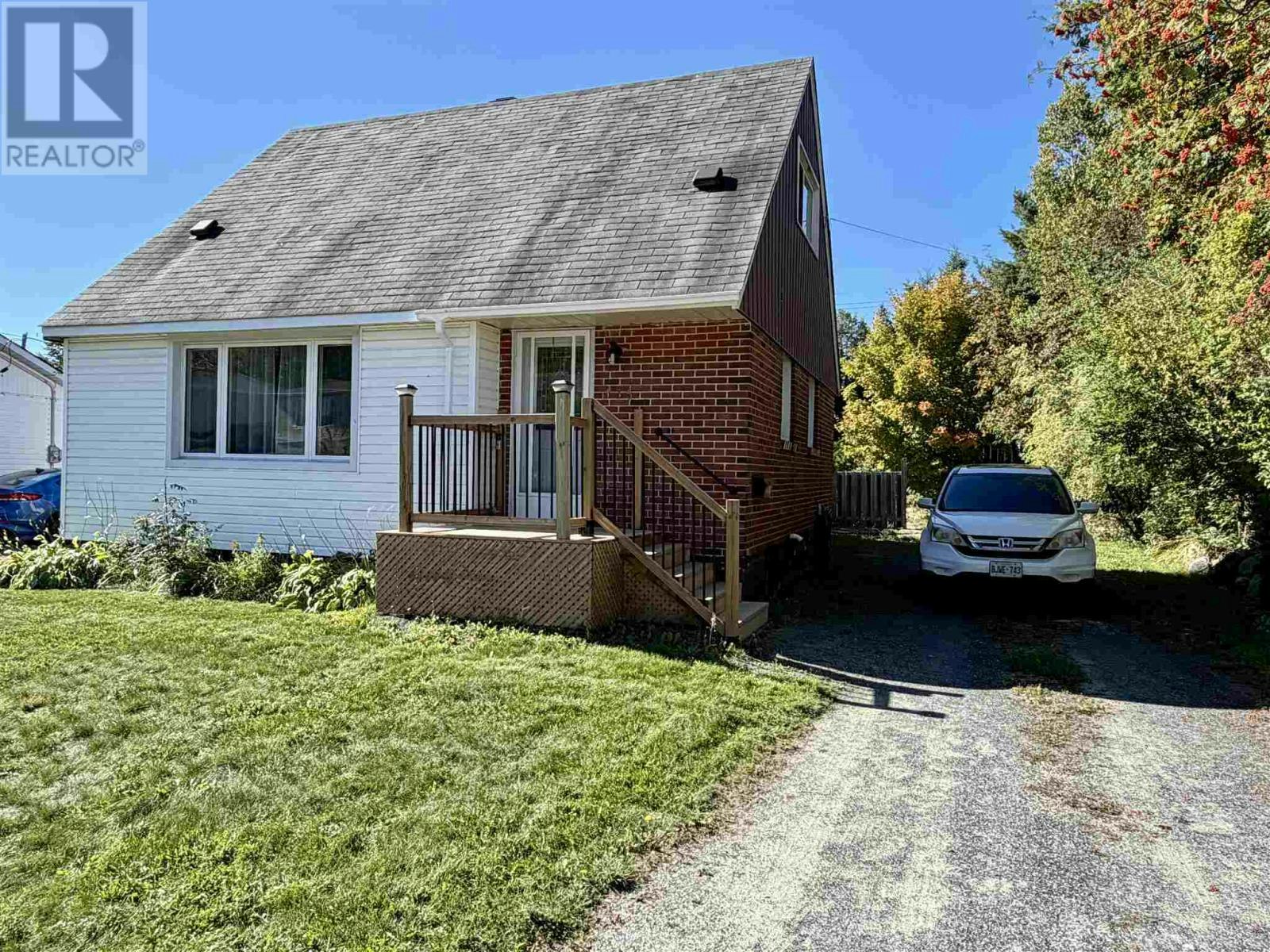 135 Dieppe Avenue, Elliot Lake, ON, P5A 1H6