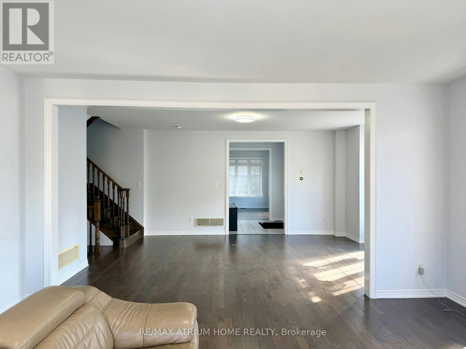 22 Duggan Street, Aurora, ON, L4G 0Y9 - 13