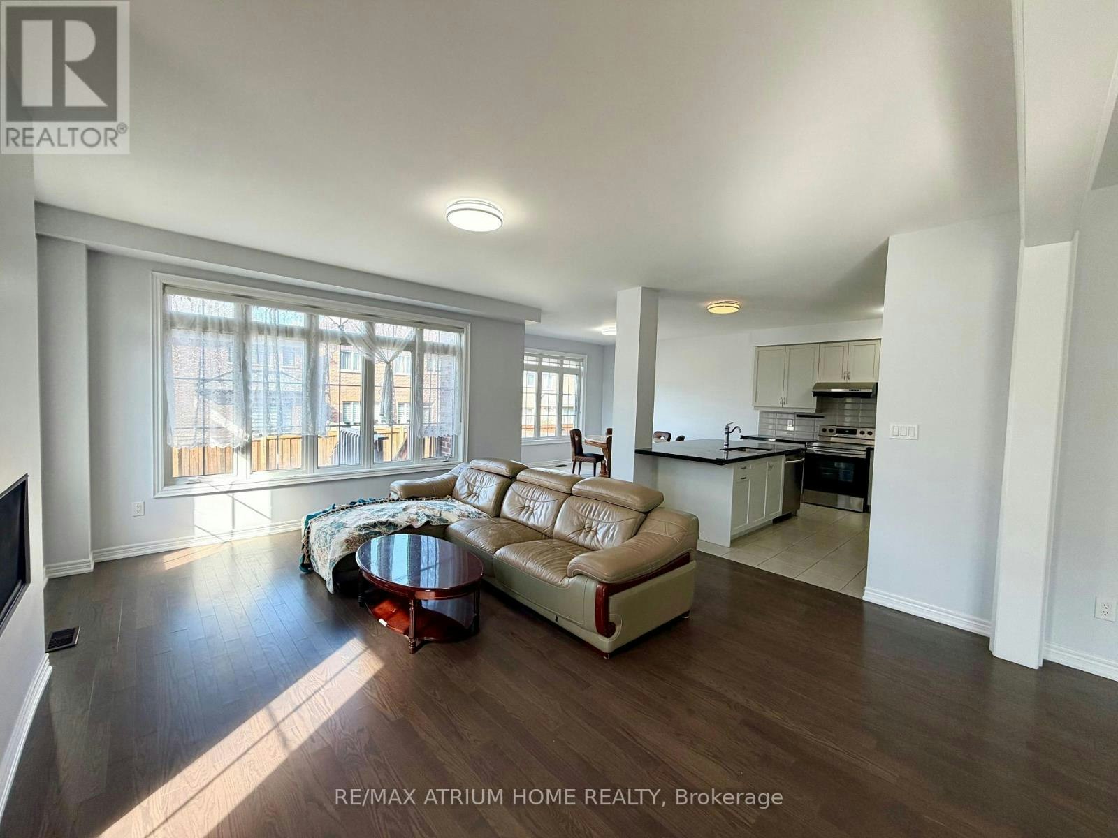 22 Duggan Street, Aurora, ON, L4G 0Y9 - 7