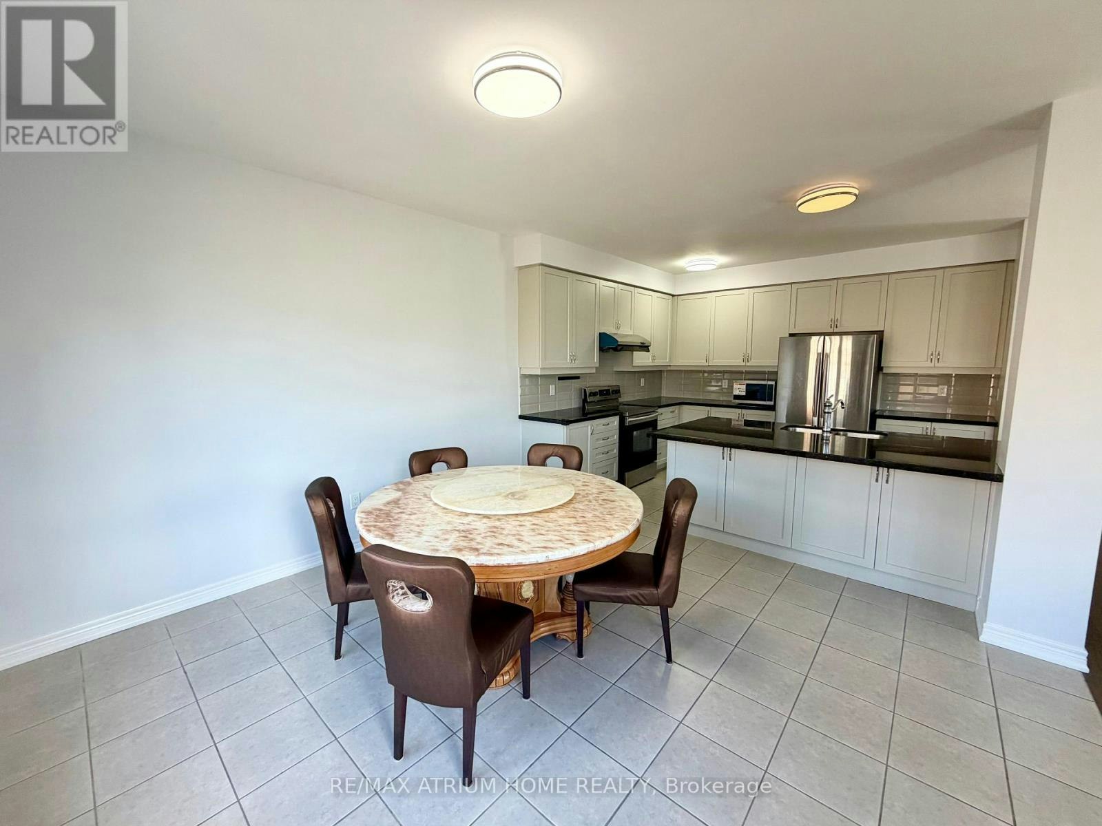 22 Duggan Street, Aurora, ON, L4G 0Y9 - 9