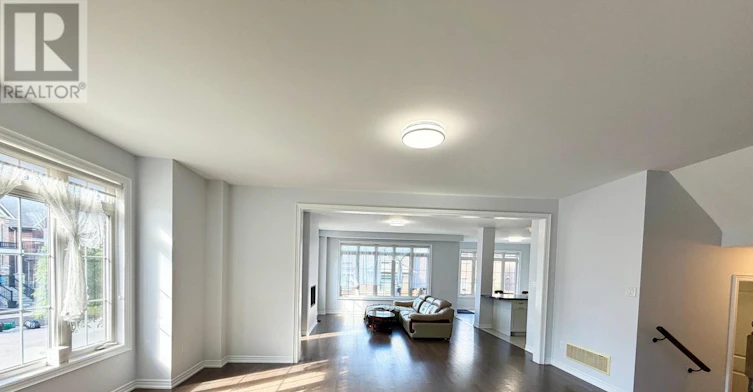 22 Duggan Street, Aurora, ON, L4G 0Y9 - 4