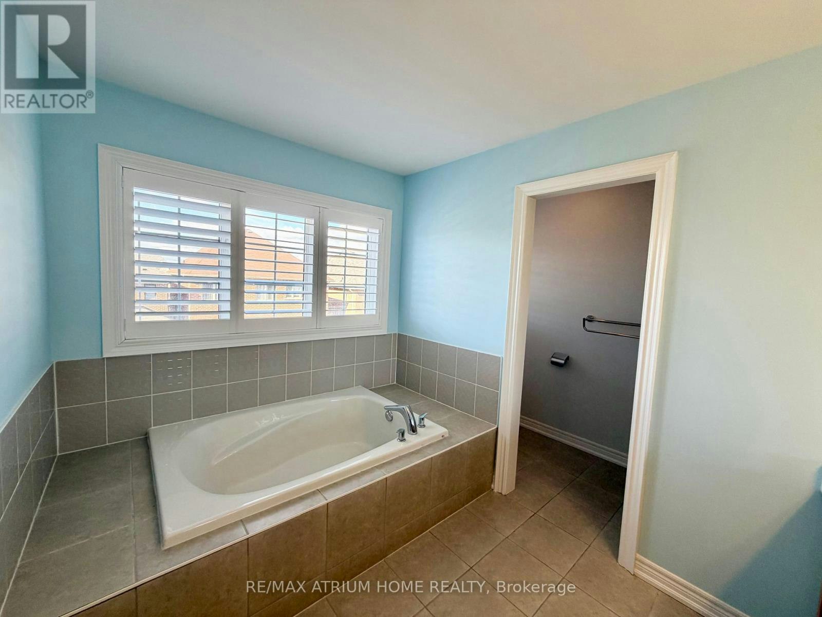 22 Duggan Street, Aurora, ON, L4G 0Y9 - 23