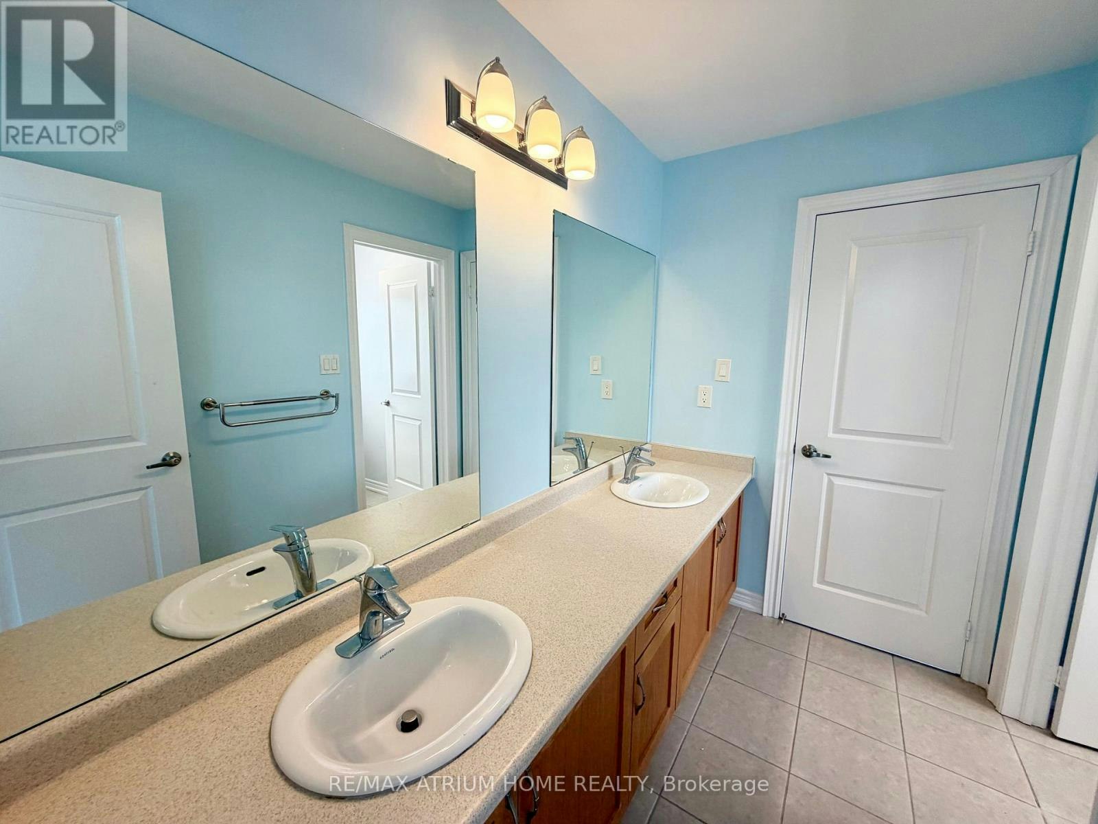 22 Duggan Street, Aurora, ON, L4G 0Y9 - 29