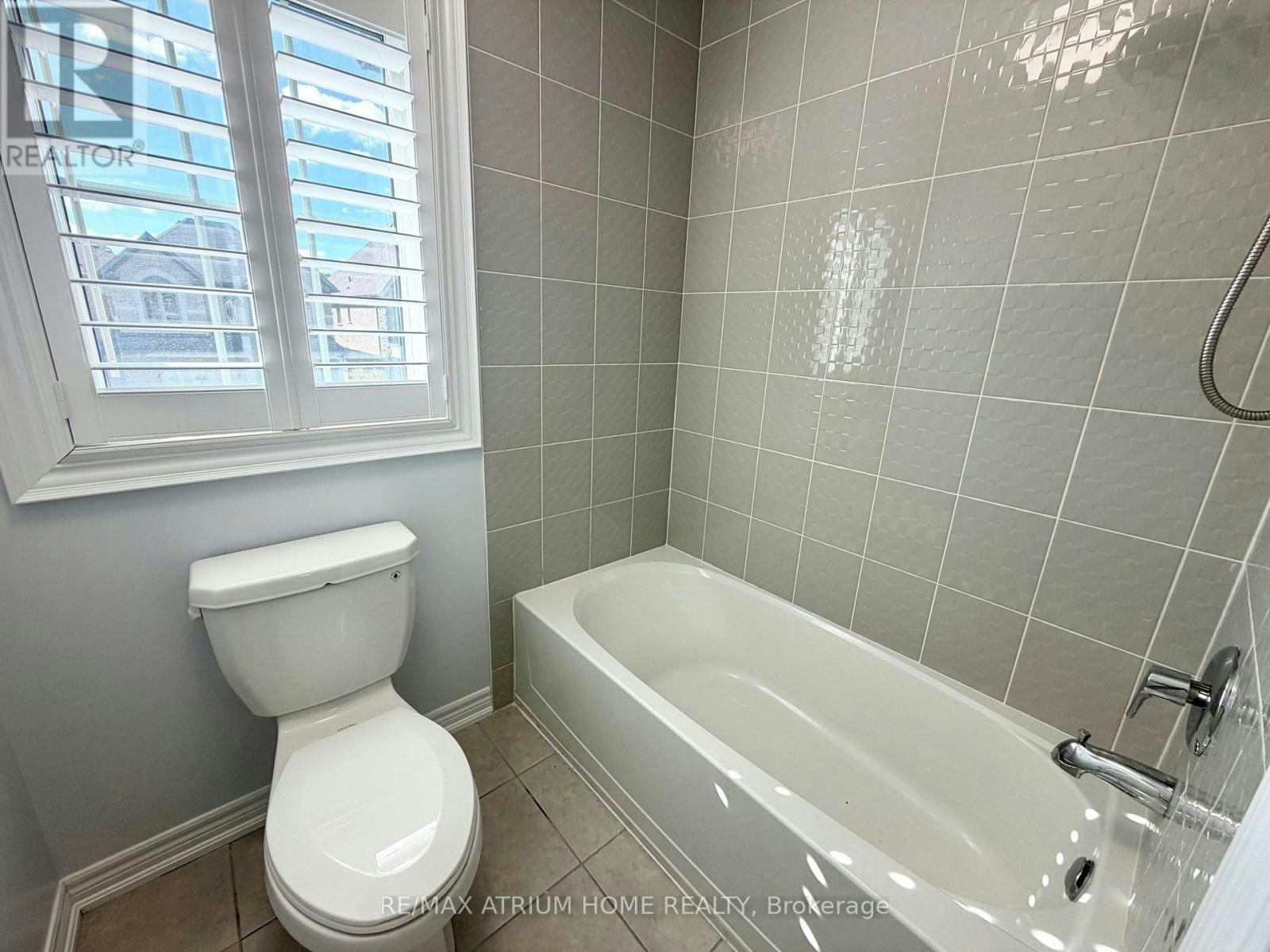 22 Duggan Street, Aurora, ON, L4G 0Y9 - 30
