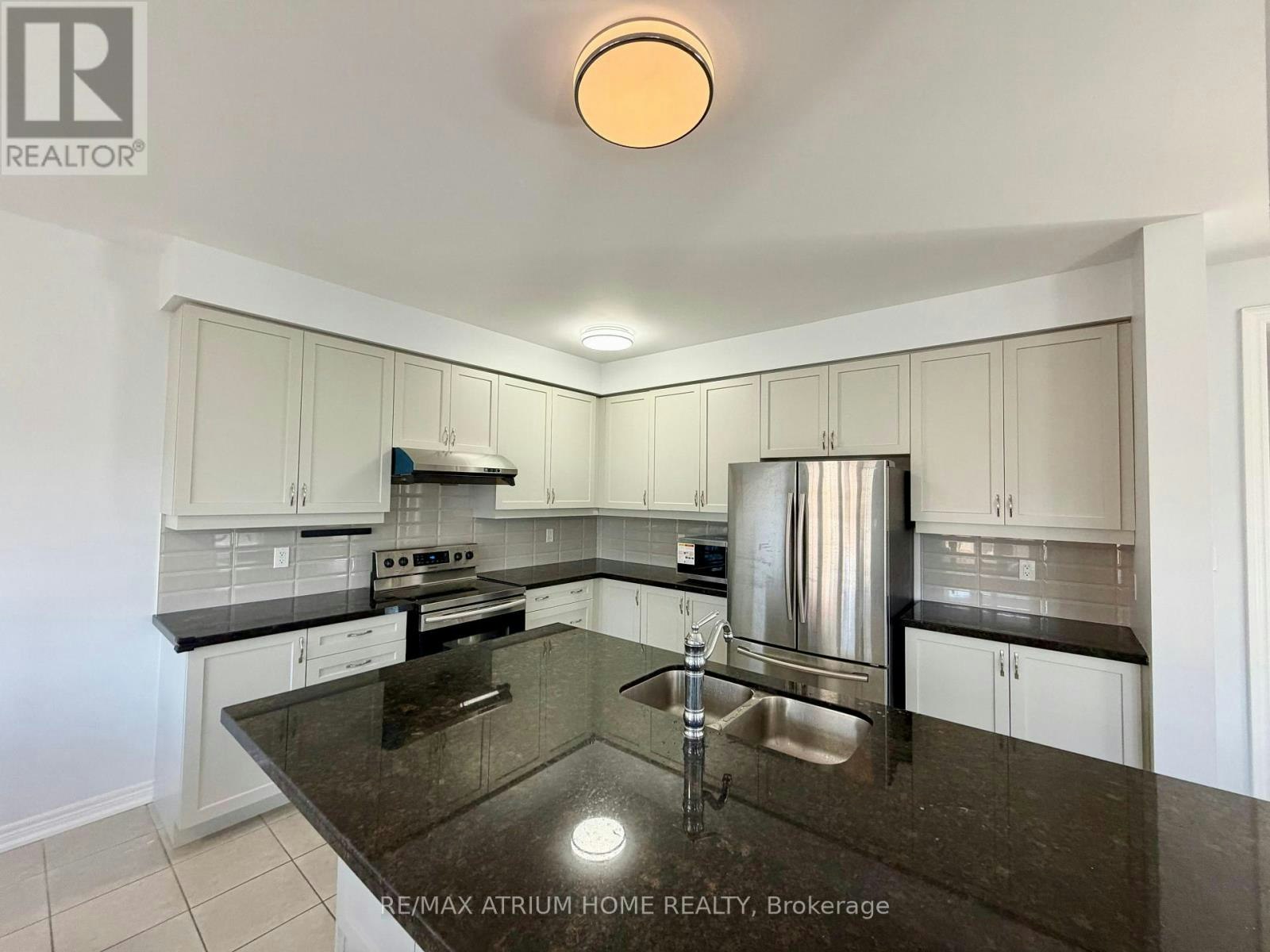 22 Duggan Street, Aurora, ON, L4G 0Y9 - 11