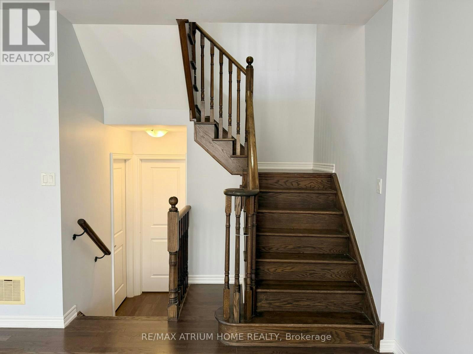 22 Duggan Street, Aurora, ON, L4G 0Y9 - 19