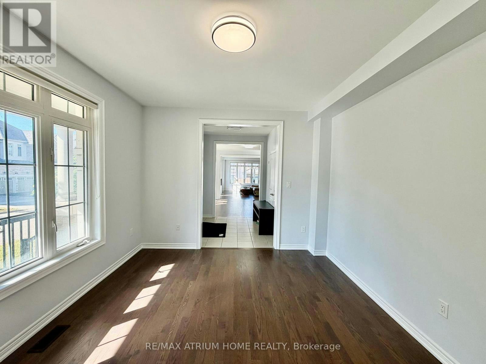 22 Duggan Street, Aurora, ON, L4G 0Y9 - 18