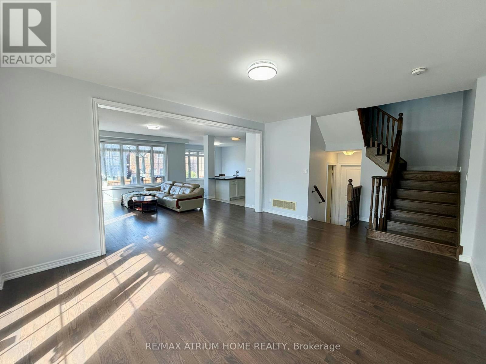 22 Duggan Street, Aurora, ON, L4G 0Y9 - 5