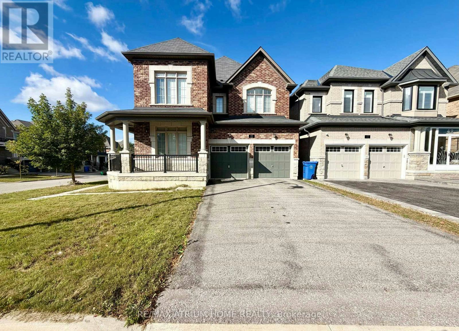 22 Duggan Street, Aurora, ON, L4G 0Y9 - 2