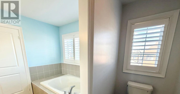22 Duggan Street, Aurora, ON, L4G 0Y9 - 24