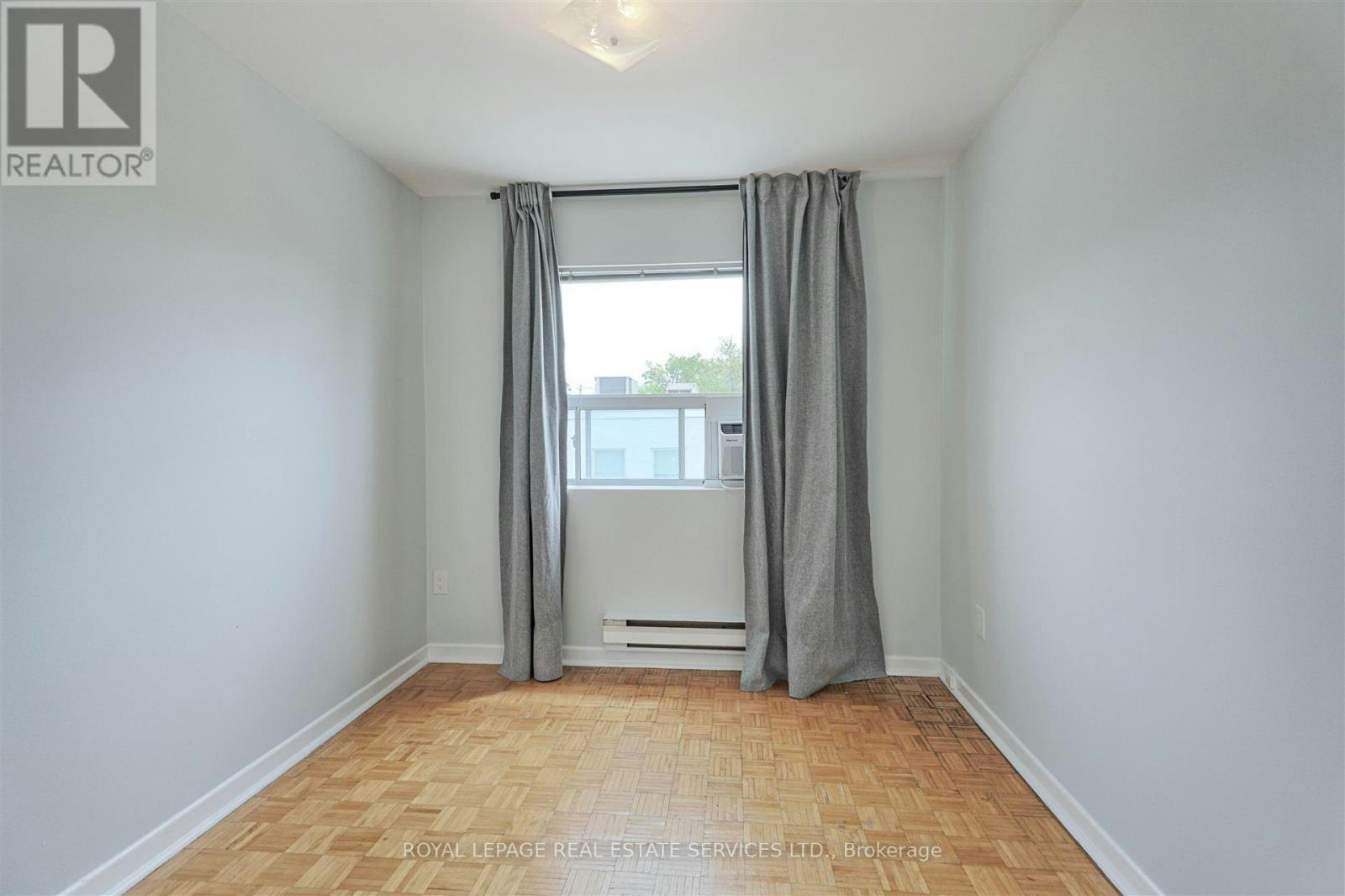 BACK-2875 Bloor Street W, Toronto, ON, M8X 1B3 - 10