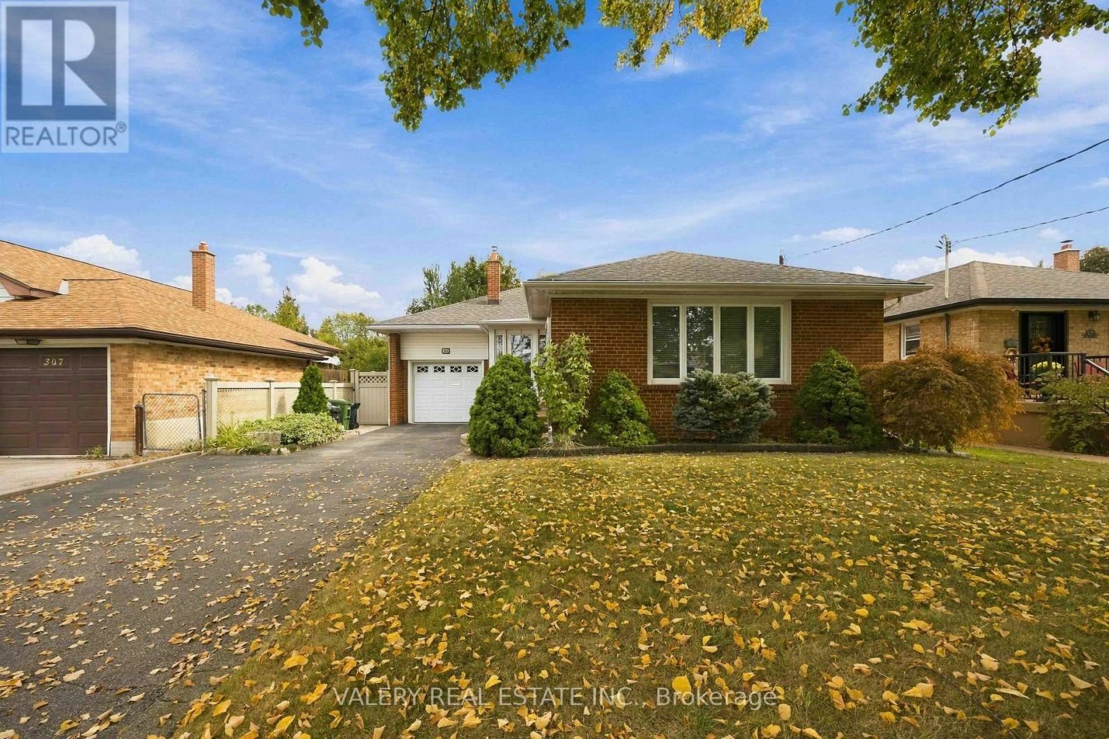 305 Renforth Road, Toronto, ON, M9C 2L4