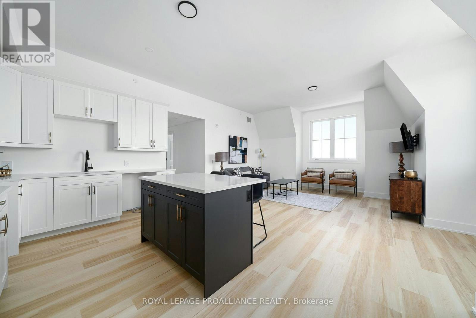 301-941 Charles Wilson Parkway, Cobourg, ON, K9A 0L2 - 5