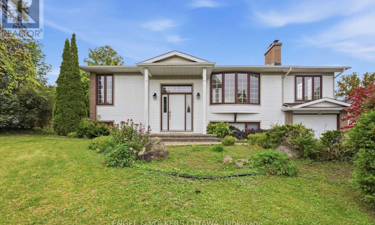 5293 Mclean Crescent