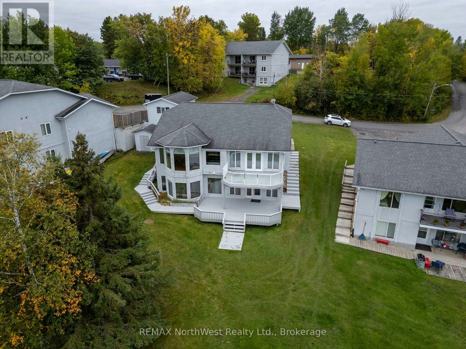 336 1/2 - 336-336 1/2 Second Avenue East Avenue S, Kenora, ON, P9N 4G9
