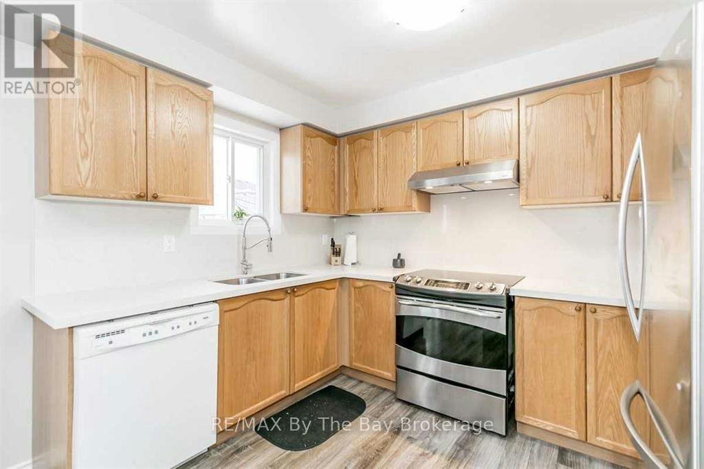345 Ferndale Drive S, Barrie, ON, L4N 9Y6 - 4