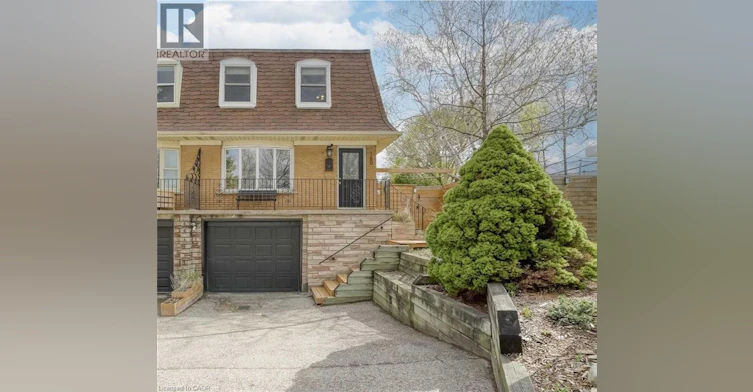 Upper-160 Breckenridge Drive, Kitchener, ON, N2B 2N9