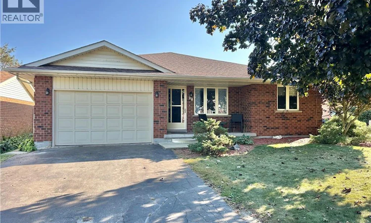 38 Mann Avenue