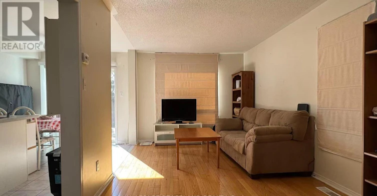 4 Attilio Street, Markham, ON, L3R 5H3 - 2