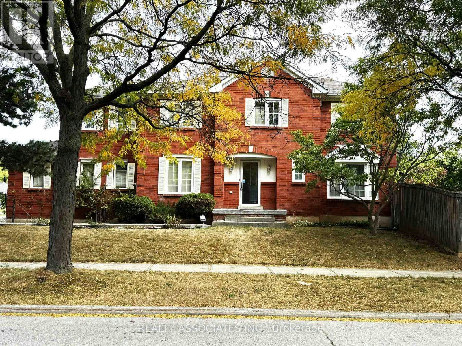 5577 Haddon Hall Road, Mississauga, ON, L5M 5G4