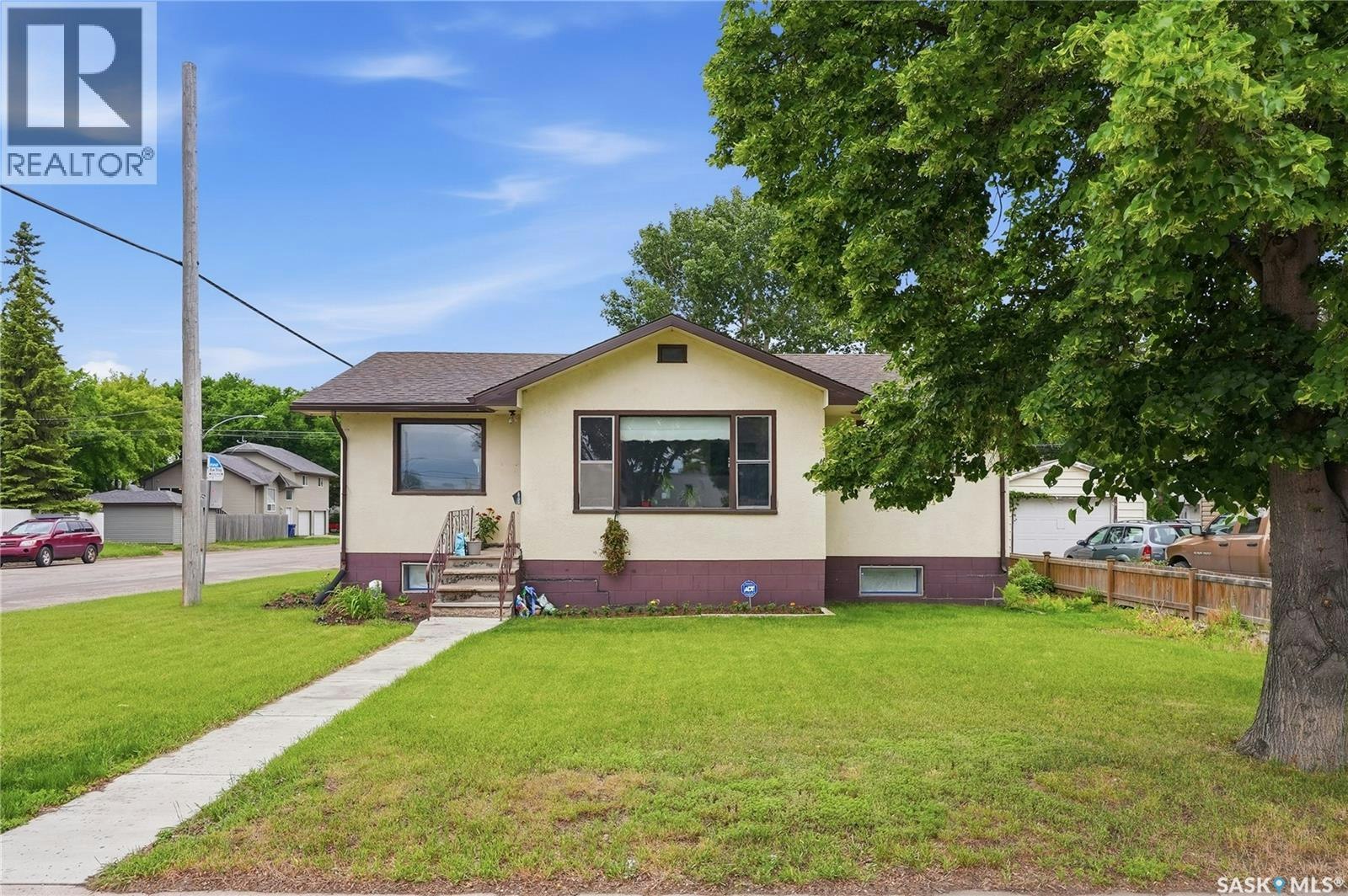 1701 C Avenue N, Saskatoon, SK, S7L 1L6
