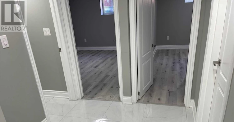 BSMT-64 Gainsborough Road, Hamilton, ON, L8E 1E1 - 14