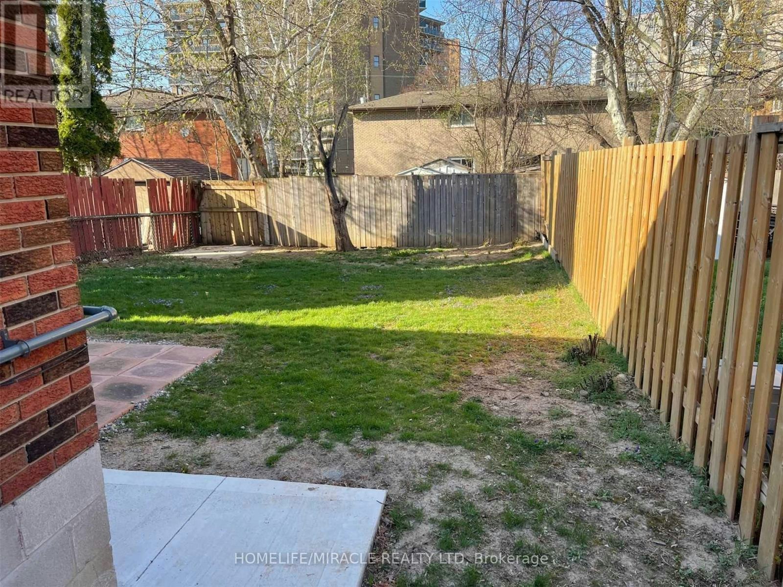 BSMT-64 Gainsborough Road, Hamilton, ON, L8E 1E1 - 26