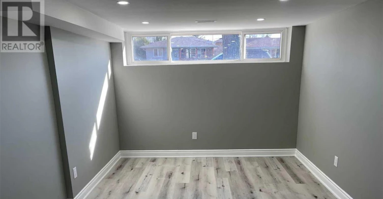 BSMT-64 Gainsborough Road, Hamilton, ON, L8E 1E1 - 11