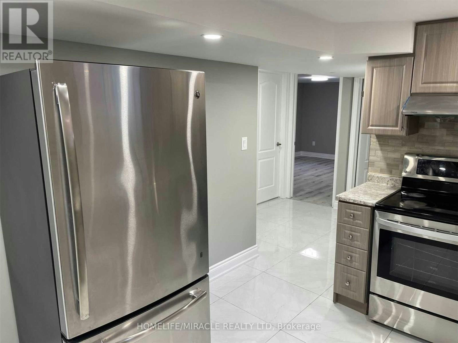 BSMT-64 Gainsborough Road, Hamilton, ON, L8E 1E1 - 10