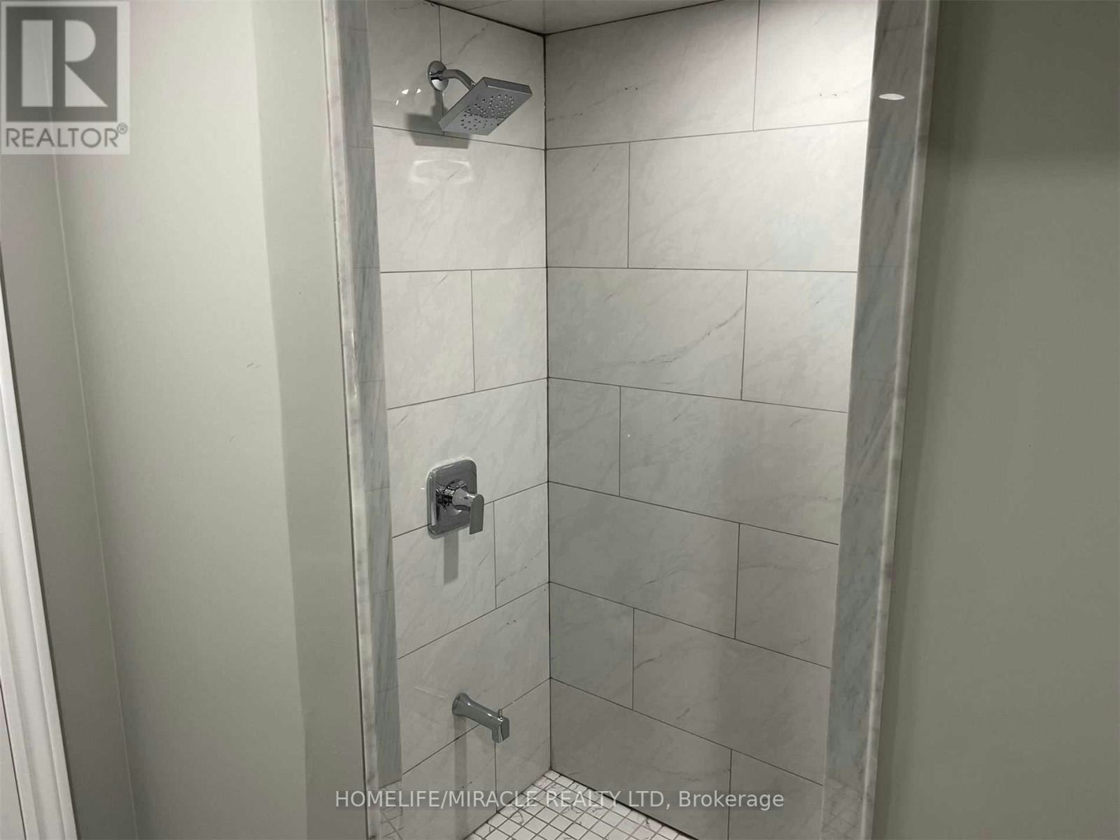 BSMT-64 Gainsborough Road, Hamilton, ON, L8E 1E1 - 24
