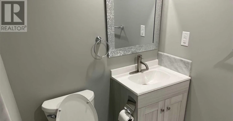 BSMT-64 Gainsborough Road, Hamilton, ON, L8E 1E1 - 23