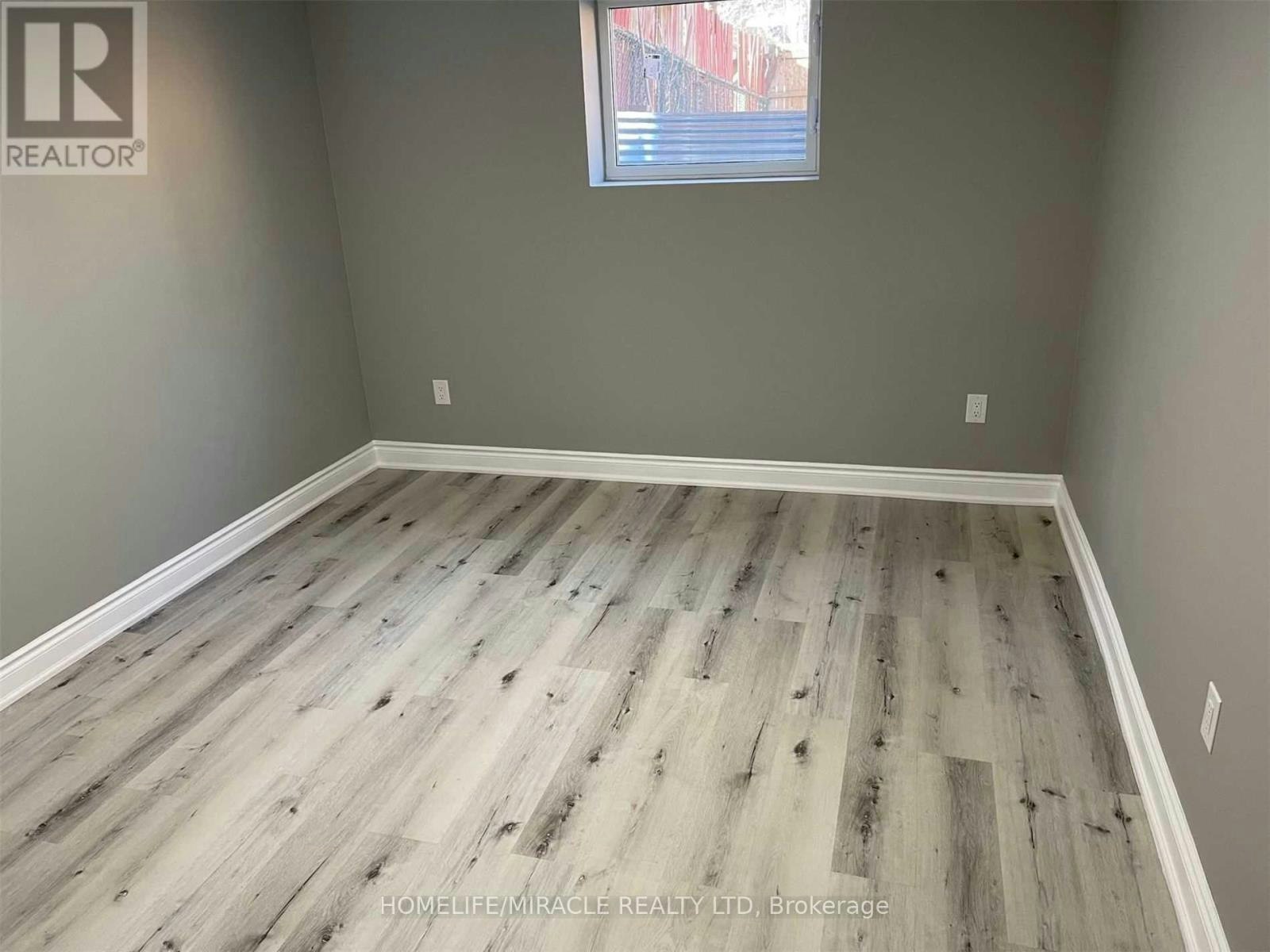 BSMT-64 Gainsborough Road, Hamilton, ON, L8E 1E1 - 19