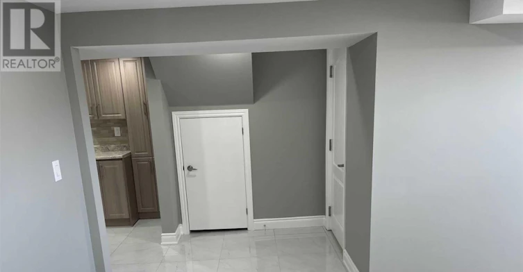 BSMT-64 Gainsborough Road, Hamilton, ON, L8E 1E1 - 7