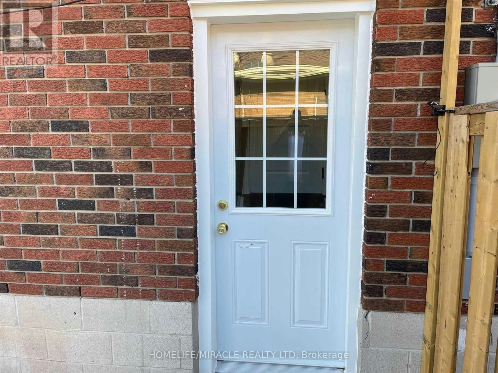 BSMT-64 Gainsborough Road, Hamilton, ON, L8E 1E1 - 4